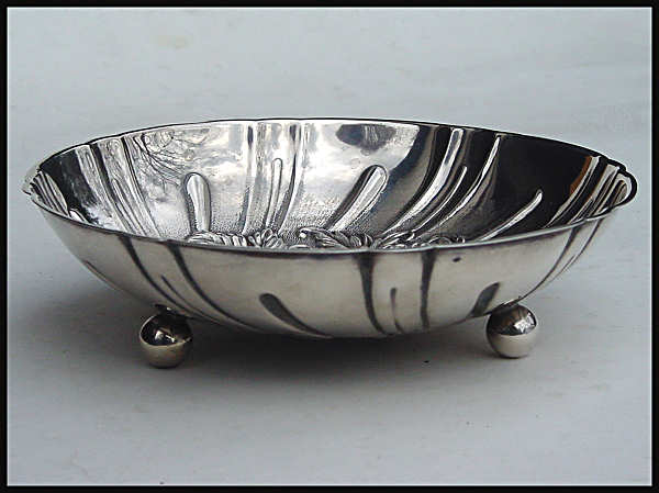 l072Agtray&spoon-S.jpg - 31797 Bytes